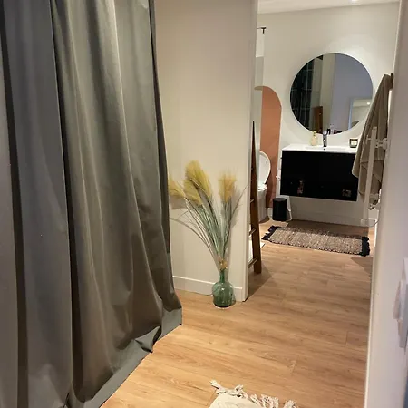 Проживание в семье Privative *