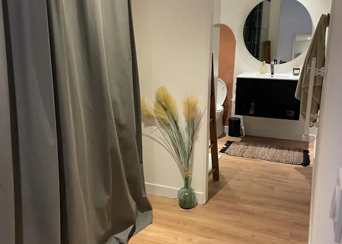 Проживание в семье Privative *